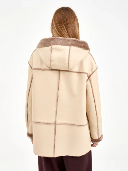 Короткая женская дубленка с капюшоном 2075, светло-коричневая, размер 44, артикул 65070-4