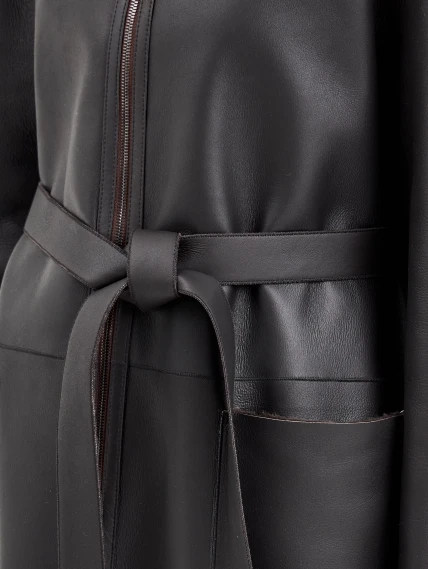 Коричневая длинная женская дубленка 2071, размер 44, артикул 64990-3